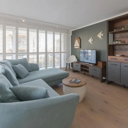 Charlie By Interhome *